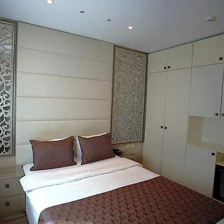 Perada & Hotel *